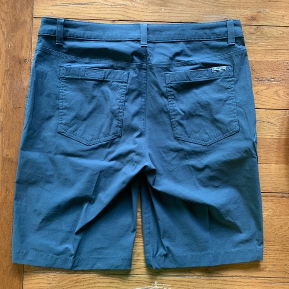 Eddie Bauer Men’s Navy Shorts - Picture 5 of 6